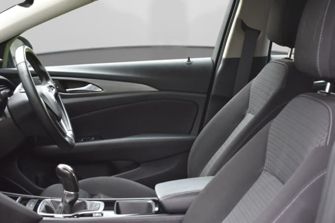 2025 Vauxhall Insignia