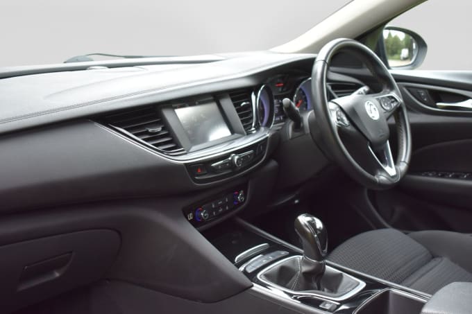 2025 Vauxhall Insignia