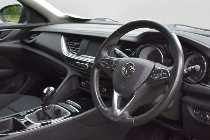 2025 Vauxhall Insignia