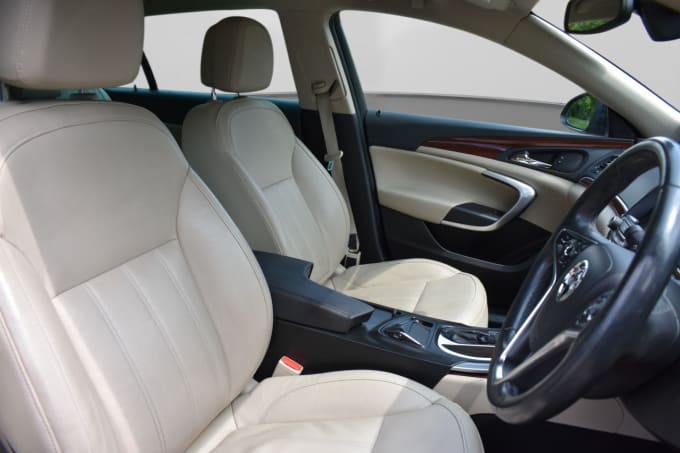 2025 Vauxhall Insignia