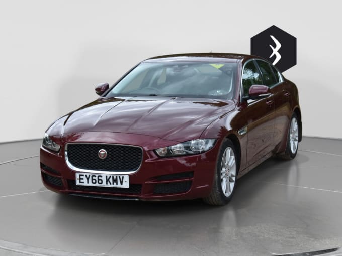 2025 Jaguar Xe