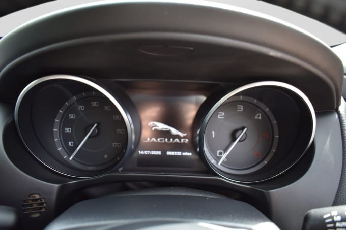 2025 Jaguar Xe