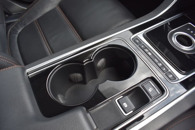 2025 Jaguar Xe