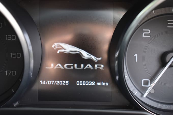 2025 Jaguar Xe