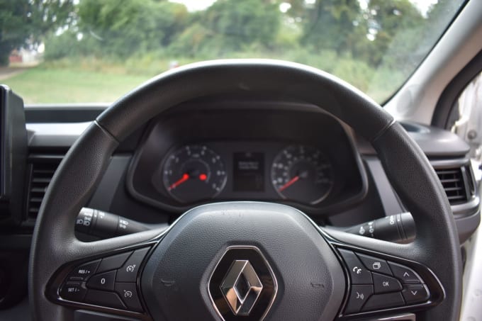 2025 Renault Trafic