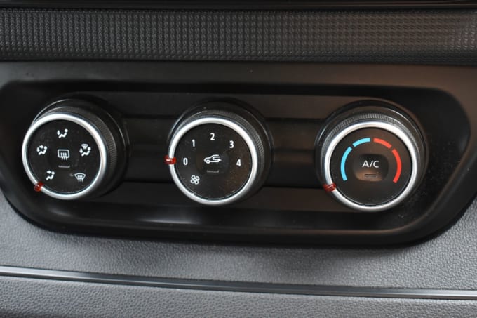 2025 Renault Trafic