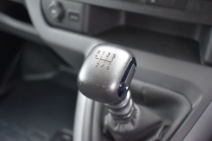 2025 Peugeot Expert
