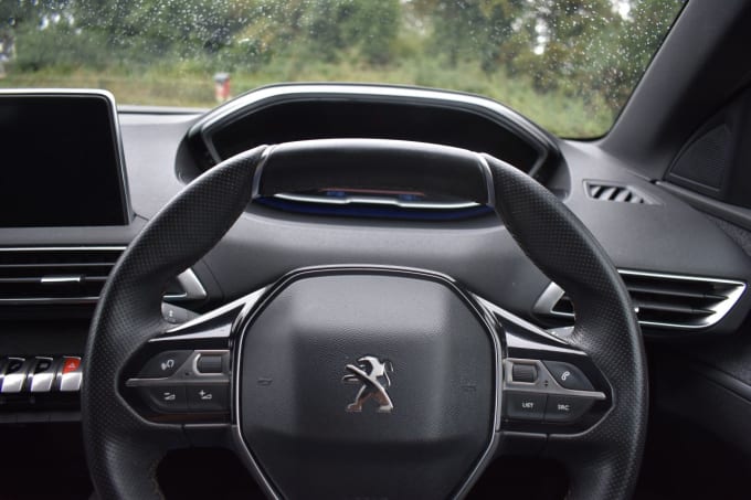 2025 Peugeot 5008