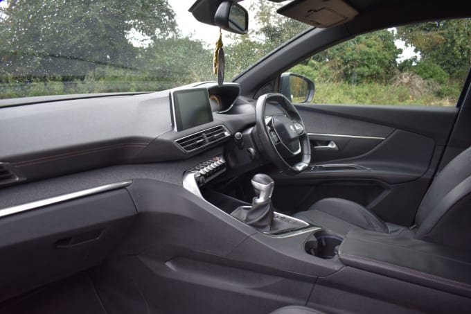 2025 Peugeot 5008