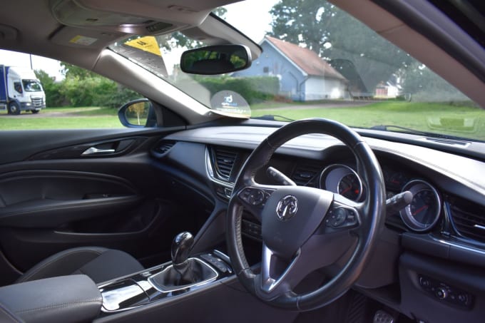 2025 Vauxhall Insignia