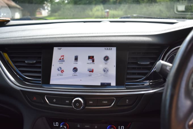 2025 Vauxhall Insignia