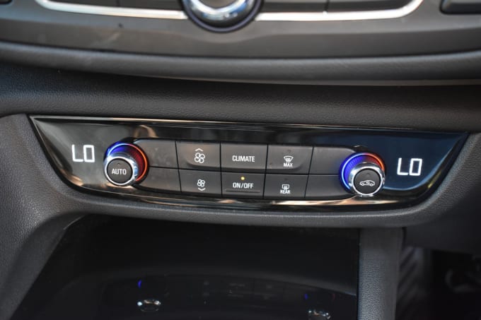 2025 Vauxhall Insignia