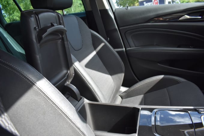 2025 Vauxhall Insignia