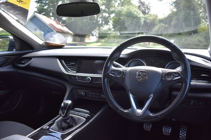 2025 Vauxhall Insignia
