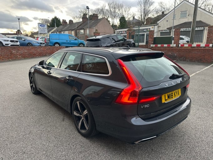 2025 Volvo V90