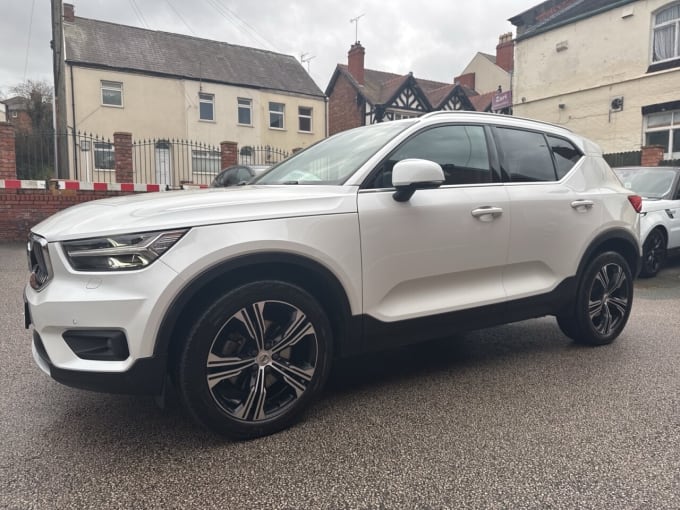 2025 Volvo Xc40