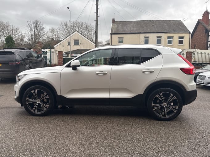 2025 Volvo Xc40