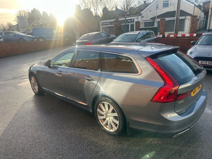 2025 Volvo V90