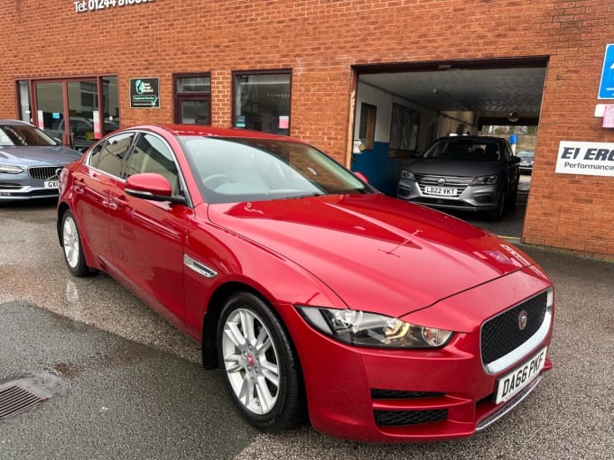 2025 Jaguar Xe