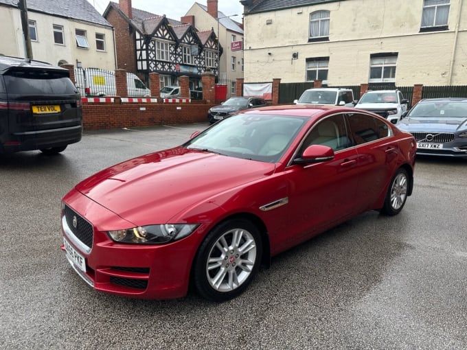 2025 Jaguar Xe