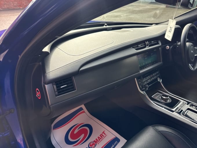 2025 Jaguar Xf