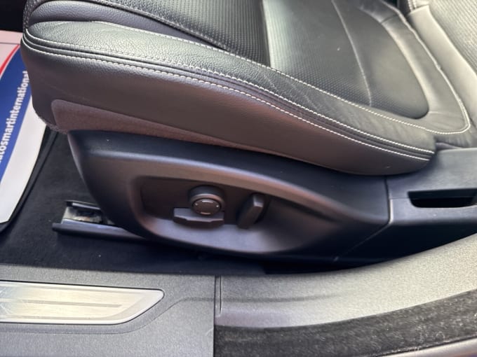 2025 Jaguar Xf