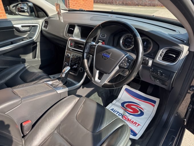 2025 Volvo V60
