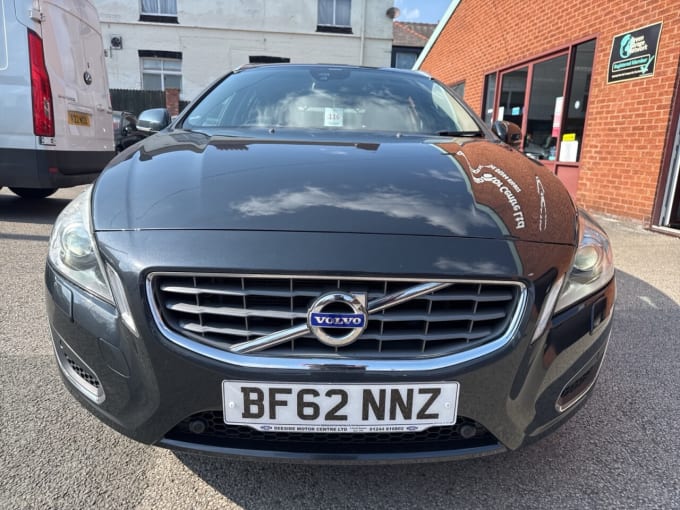 2025 Volvo V60