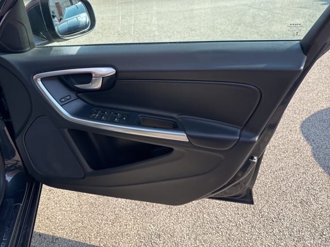 2025 Volvo V60