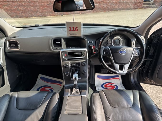 2025 Volvo V60