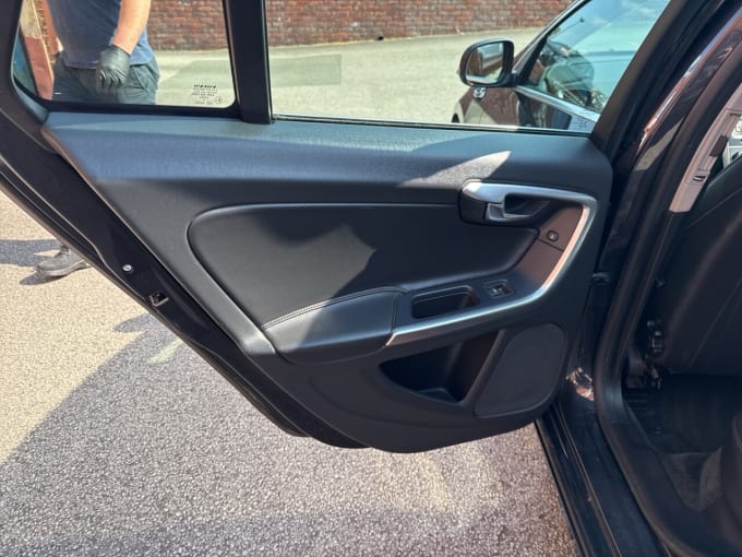 2025 Volvo V60