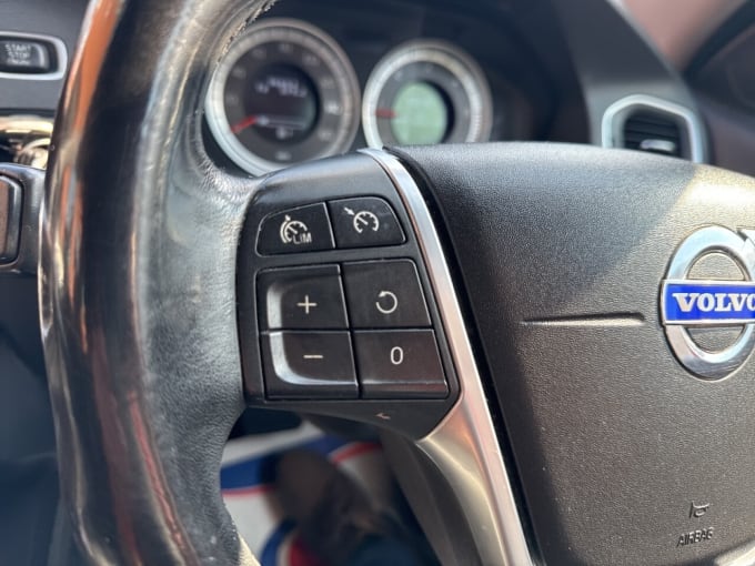 2025 Volvo V60