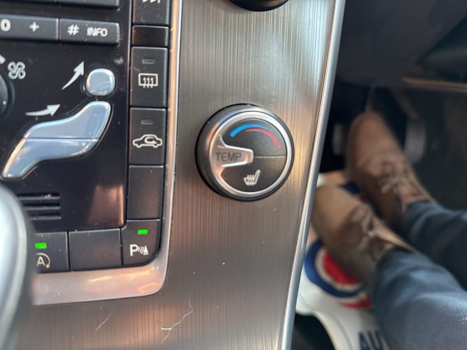 2025 Volvo V60