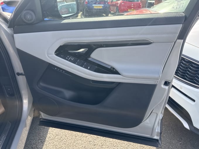 2025 Land Rover Range Rover Evoque