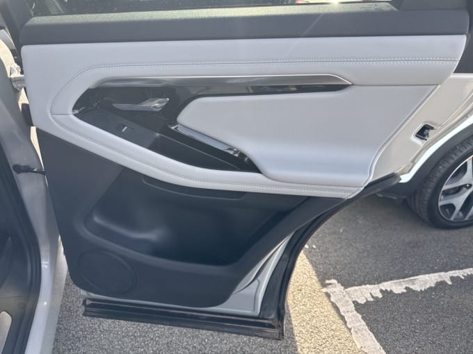 2025 Land Rover Range Rover Evoque