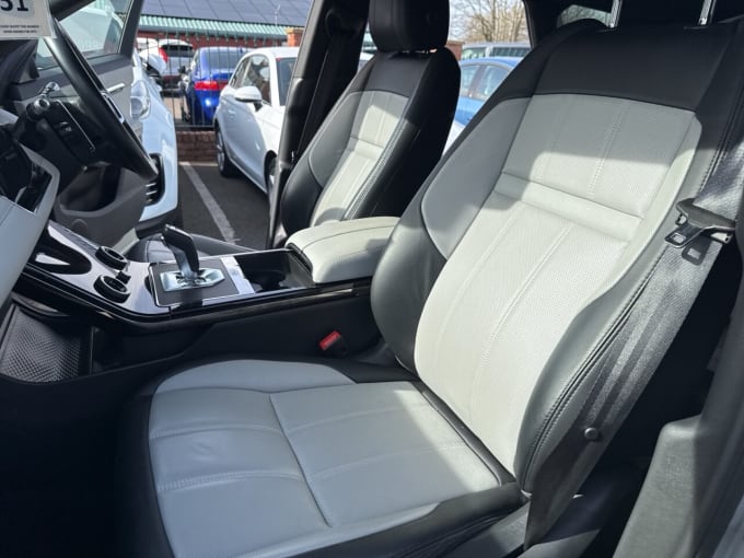 2025 Land Rover Range Rover Evoque