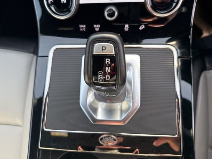 2025 Land Rover Range Rover Evoque