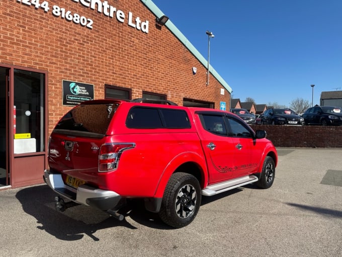 2025 Mitsubishi L200