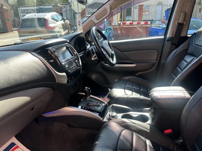 2025 Mitsubishi L200