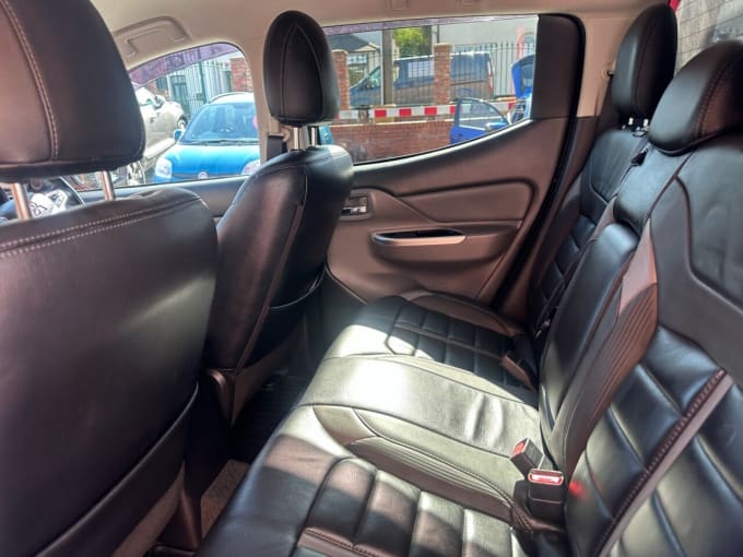 2025 Mitsubishi L200