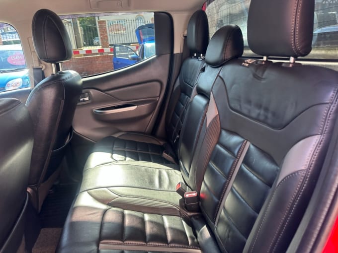 2025 Mitsubishi L200