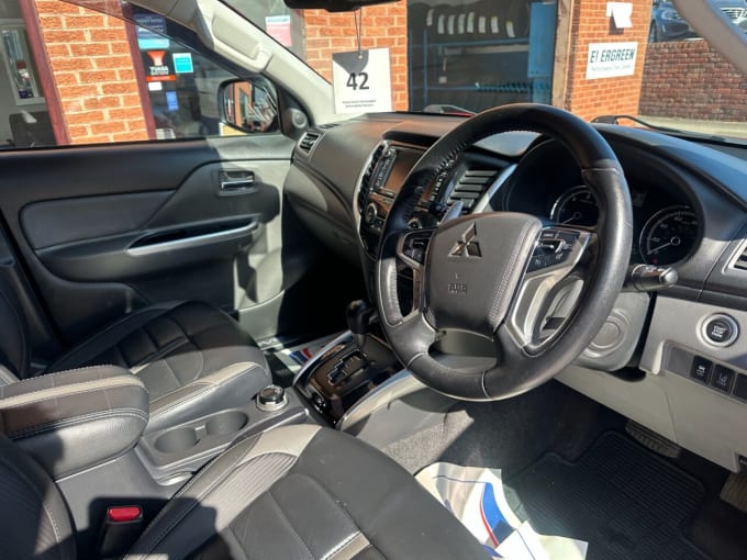 2025 Mitsubishi L200