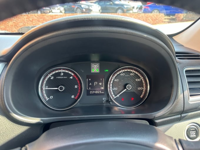 2025 Mitsubishi L200