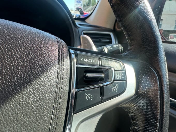 2025 Mitsubishi L200