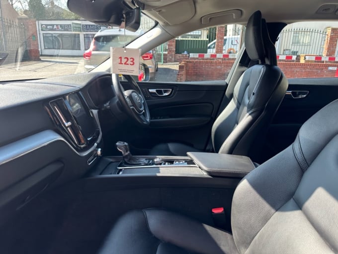 2025 Volvo Xc60