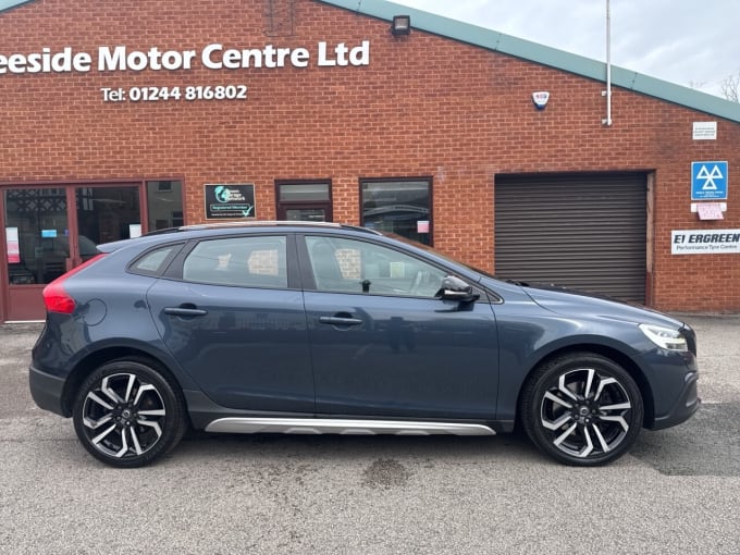 2018 Volvo V40