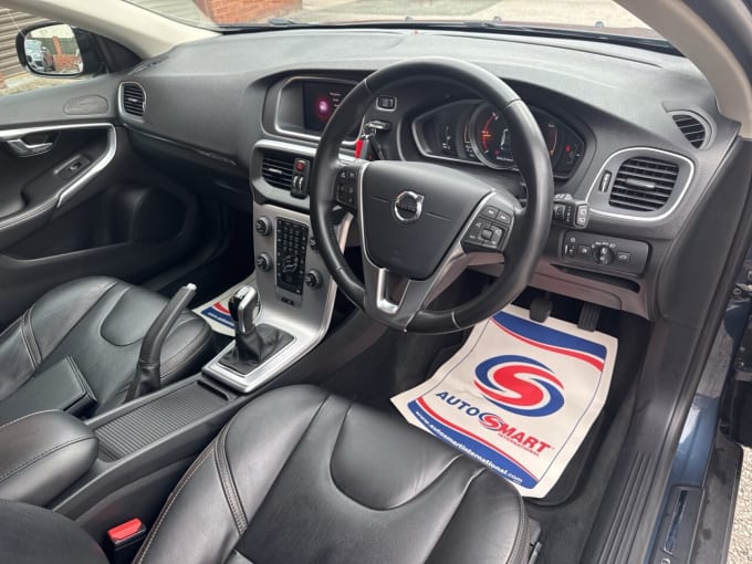 2018 Volvo V40