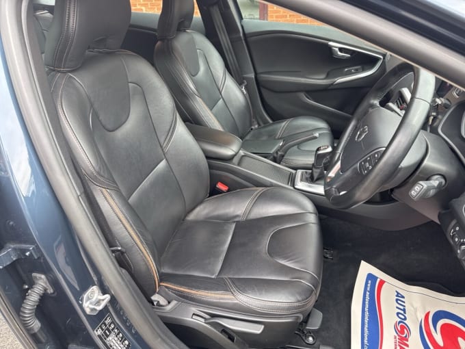 2018 Volvo V40