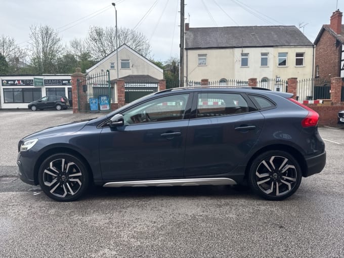 2018 Volvo V40