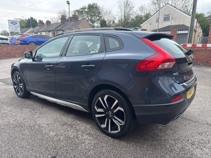 2018 Volvo V40